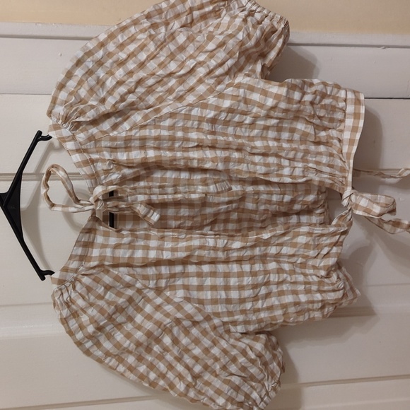 Open Back Puff Sleeve Gingham Shirt - Picture 3 of 4